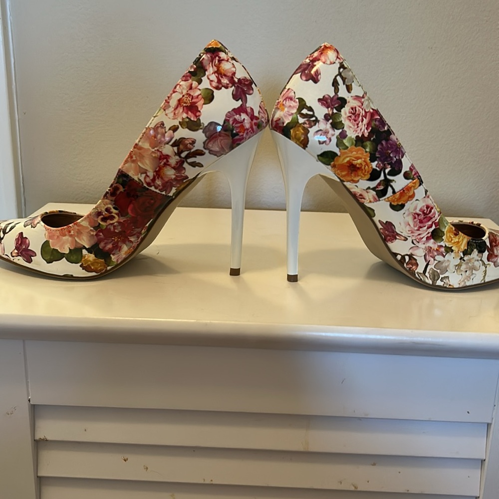 Madden Girl Floral heels - Picture 10 of 10